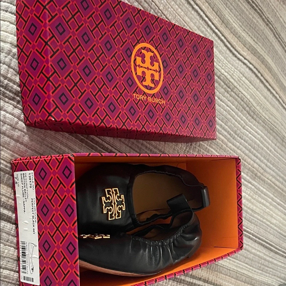 Tory Burch Black Flats with Gold Emblem - Picture 4 of 4